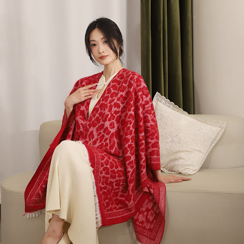 Damen Jacquard-Poncho im Kimono-Schnitt mit Fransensaum und dezentem Animaljacquard Drune