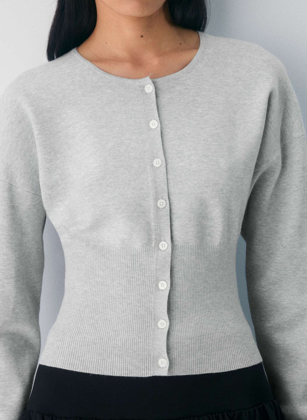 Damen Cropped Strickjacke mit Knopfleiste und Rippstrick Drune