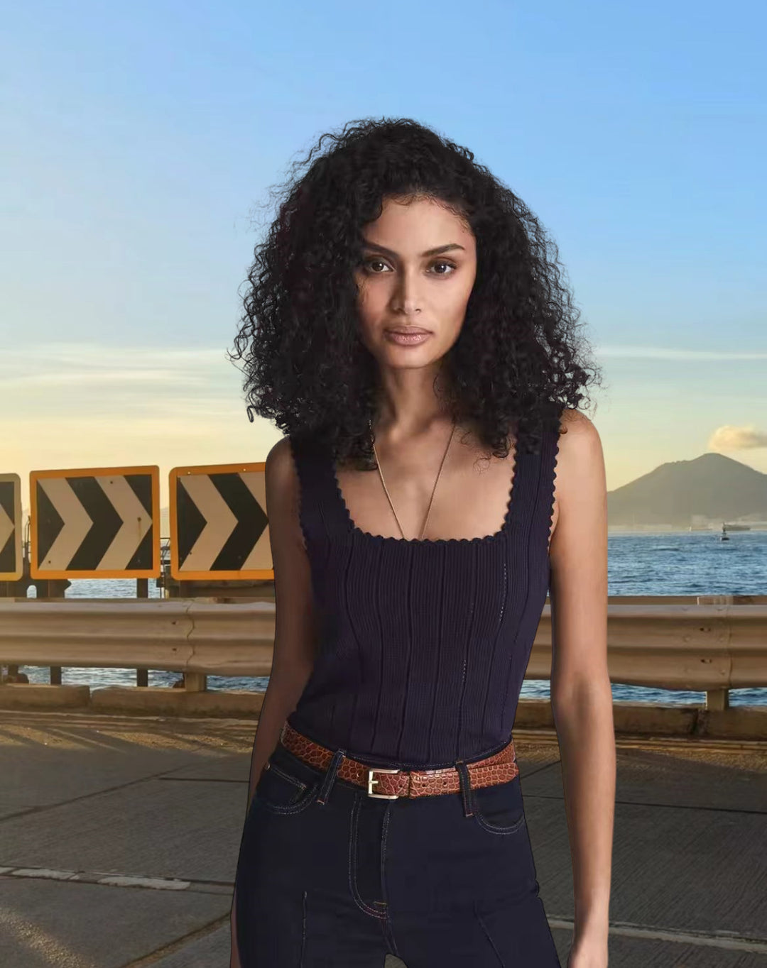 Damen Stricktop mit modernen Lochmuster Drune
