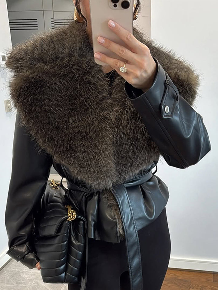 Damen taillierte Lederimitat-Jacke mit voluminösem Kunstfell-Schalkragen und Bindegürtel Drune