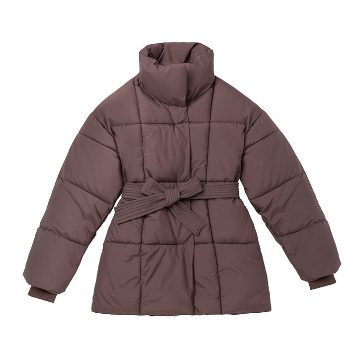 Damen nan kurze wattierte Jacke mit hohem Stehkragen, Taillengürtel und Eingrifftaschen Drune