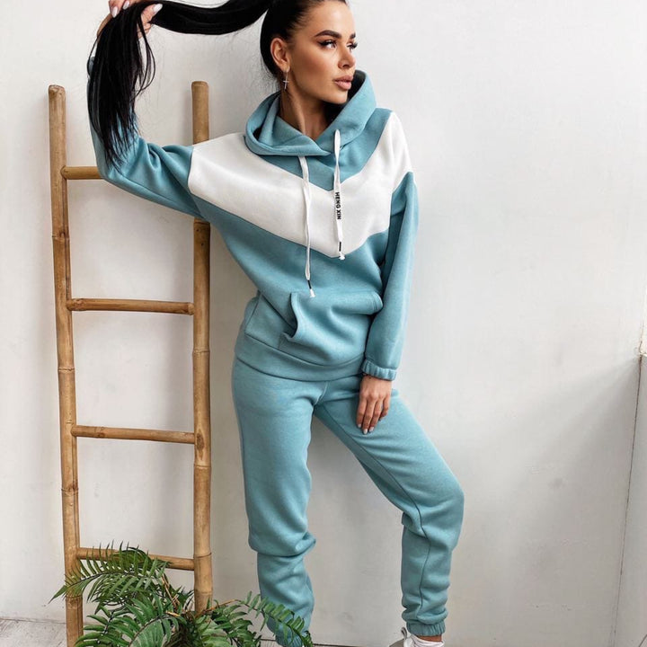Damen zweiteiliges Loungewear-Set mit Chevron-Kapuzenpullover und taillierter Tapered-Jogginghose Drune