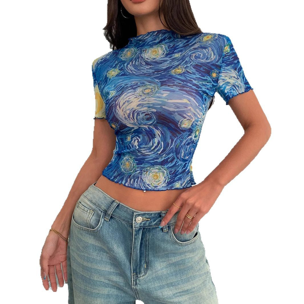 Damen nan figurbetontes bauchfreies Kurztop mit künstlerischem Wirbelprint, Stehkragen und Kräuselrand Drune