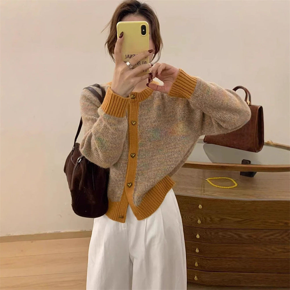 Damen kuschelige Strickjacke mit Herzknöpfen und kontrastierenden Rippdetails Drune