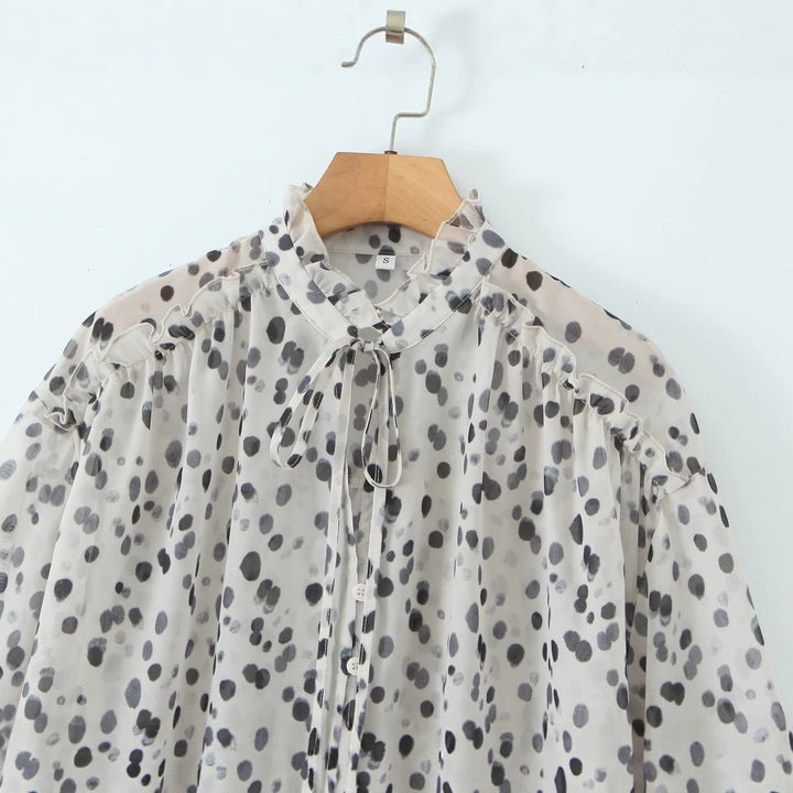 Damen nan Chiffonbluse mit Volant-Stehkragen, Bindeband, Knopfleiste und ballonförmigen Ärmeln Drune