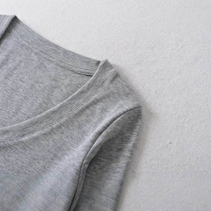 Damen Langarmshirt mit V-Ausschnitt und figurbetontem Schnitt Drune
