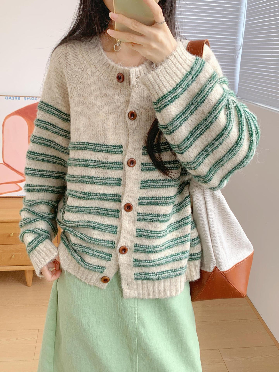 Damen gemütliche Strickjacke mit kontrastierenden Streifen und großen Knöpfen Drune