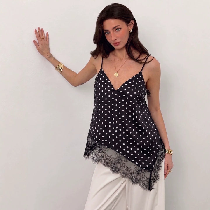 Damen nan seidig-glänzendes Spaghettiträger-Cami mit asymmetrischer Spitzenkante Drune