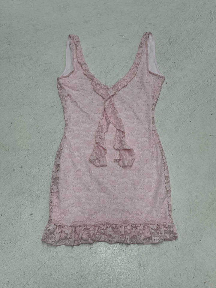 Damen Spitzenkleid mit zarten Rüschendetails und figurbetontem Schnitt Drune