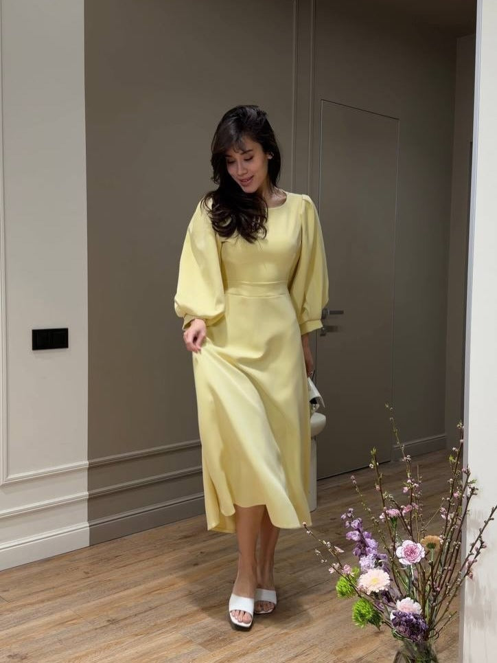 Damen Midikleid mit offenem Rückenausschnitt, voluminösen Puffärmeln und Bindegürtel Drune