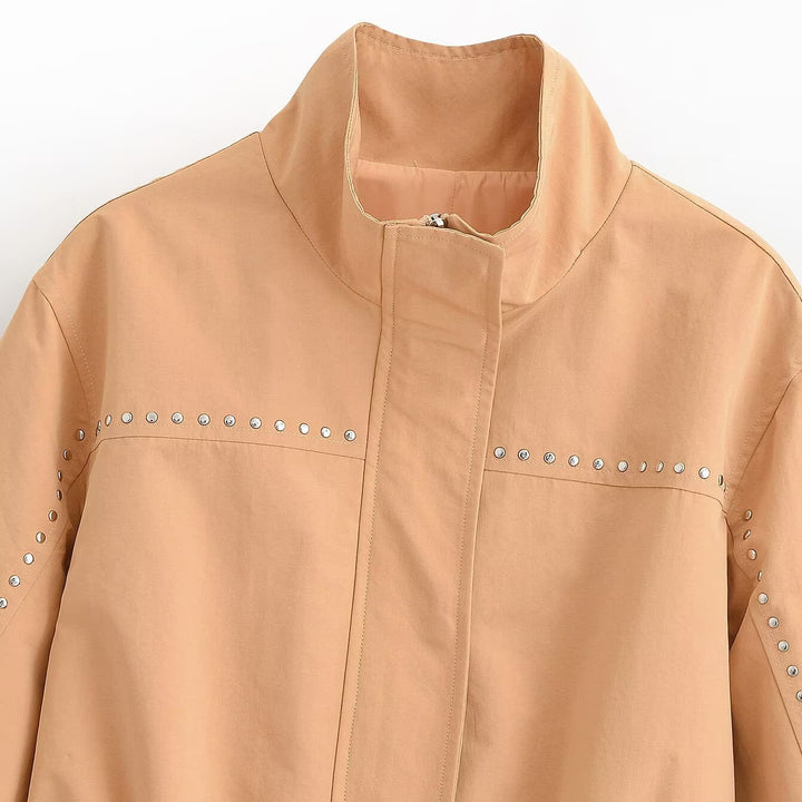 Damen Kurzjacke mit Nietenbesatz, Stehkragen und Taillengürtel Drune