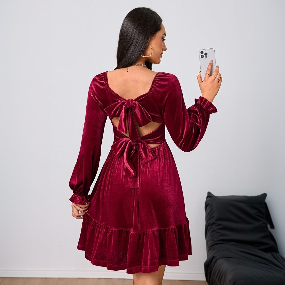 Damen Samtkleid mit quadratischem Ausschnitt, gerafften Puffärmeln und stufigem Tellerrock Drune