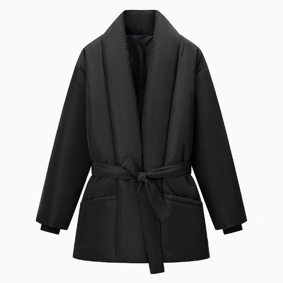 Damen 500+ gesteppte Kurzpufferjacke mit Schalkragen und Bindegürtel Drune