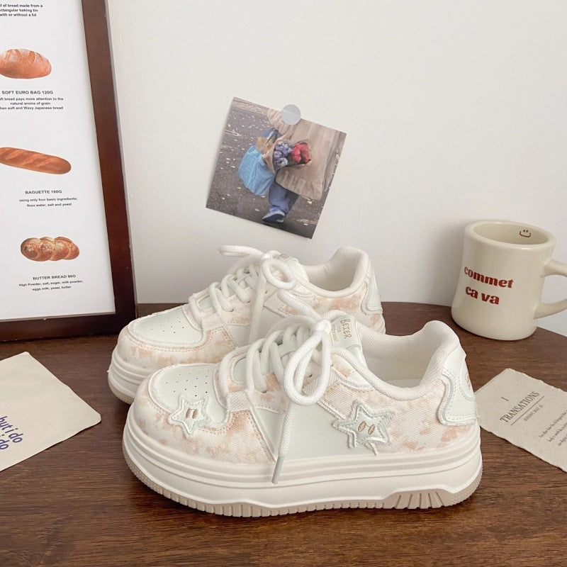 Damen Sneakers mit verspielten Sternen-Applikationen und dämpfender Sohle Drune