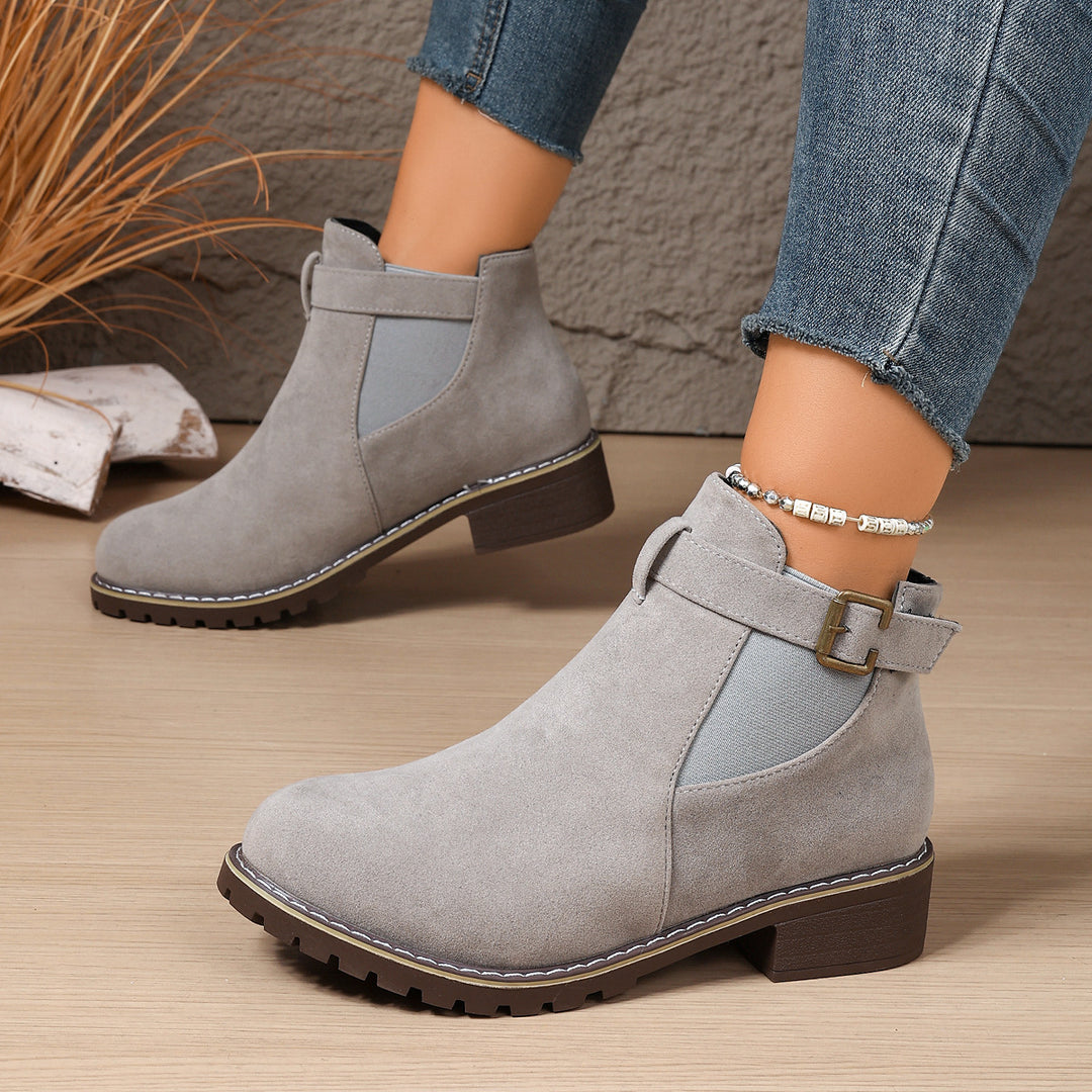 Damen Stiefelette mit Velours-Optik, elastischem Einsatz und Schnallenriemen Drune