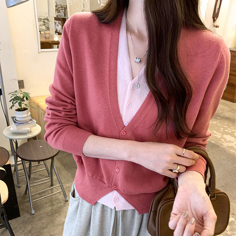 Damen feine Strickjacke mit klassischem V-Ausschnitt und eleganten Knopfdetails Drune