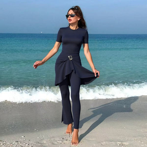 Damen eleganter Schwimmanzug mit asymmetrischem Rock und figurbetonendem Design Drune