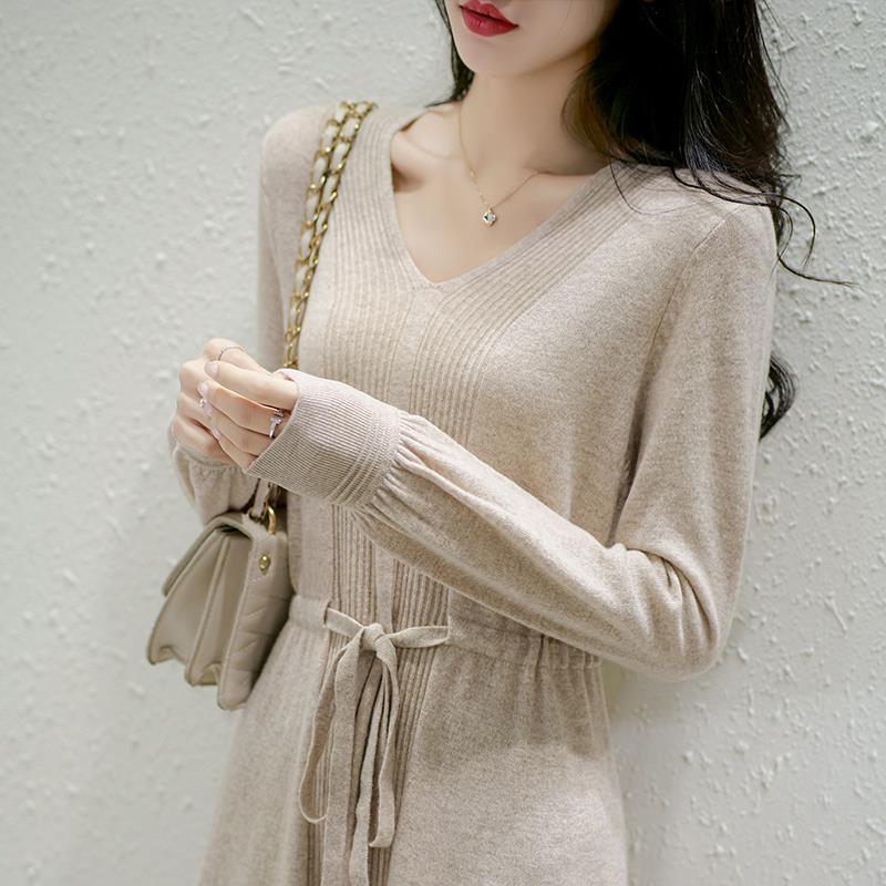Damen Strickkleid mit taillierbarem Gürtel und fein strukturiertem Oberteil Drune