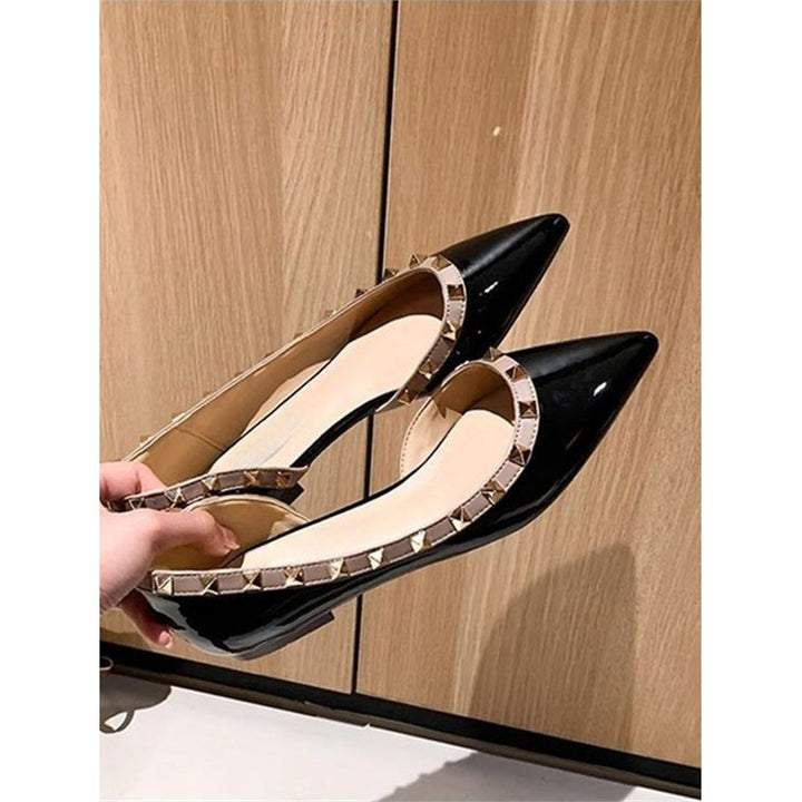 Damen Spitz zulaufende Lackballerinas mit Nietenrand und ergonomischem Komfortfußbett Drune