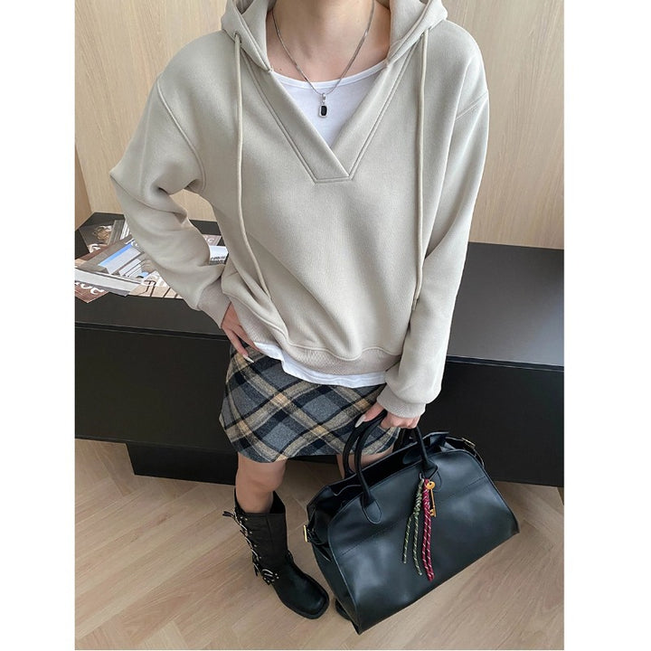 Damen lässiger Kapuzenpullover mit modernem V-Ausschnitt und zeitlosen Details Drune