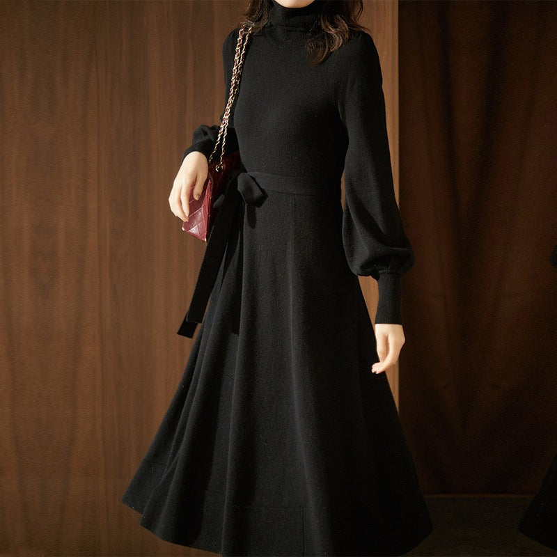 Damen Strickkleid mit hohem Kragen und tailliertem Gürtel Drune
