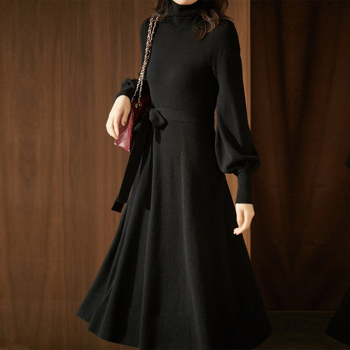 Damen Strickkleid mit hohem Kragen und tailliertem Gürtel Drune