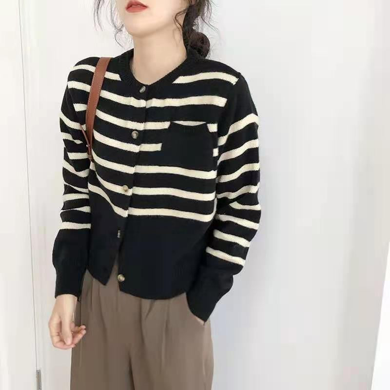 Damen gestreifte Strickjacke mit Knopfdetails und lässigem Schnitt Drune