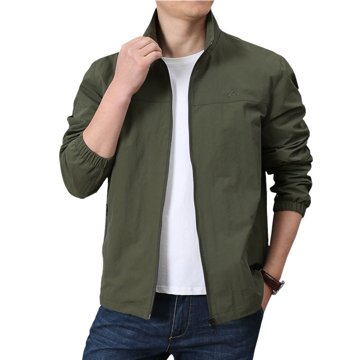 Herren Leichte urbane Windjacke mit Stehkragen, elastischen Bündchen und seitlichen Reißverschlusstaschen Drune