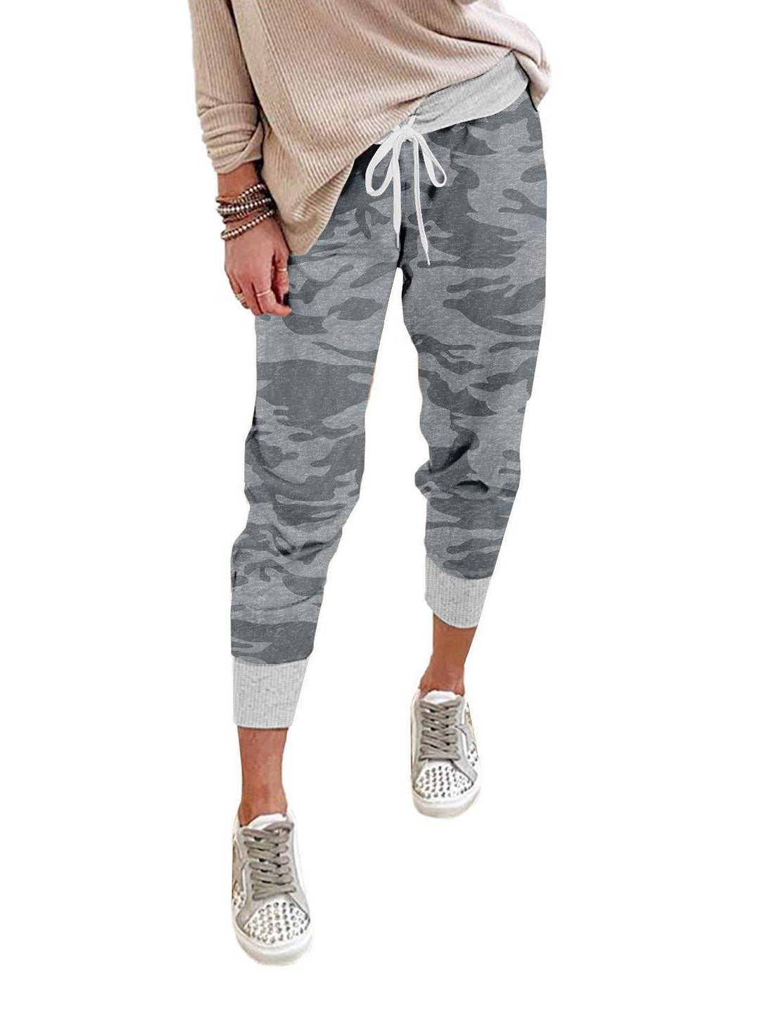Damen Kordelzug-Jogpant im Camouflage-Look mit schmalem Fußbündchen Drune