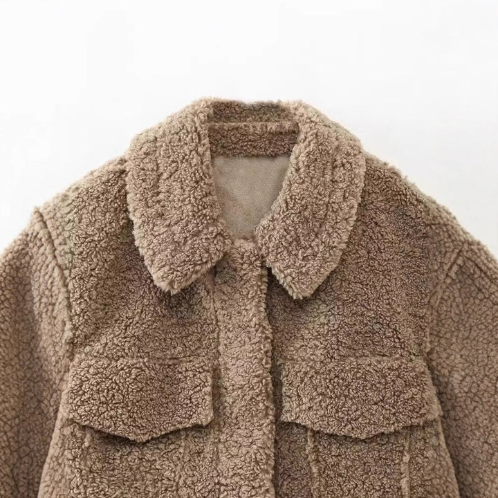 Damen Kurze Teddyjacke im Schaffell-Look mit weitem Kragen und Pattentaschen Drune