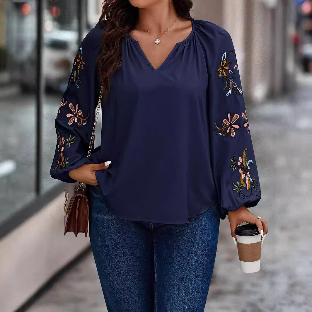 Damen Locker sitzende V-Ausschnitt Bluse mit floraler Stickerei an Ballonärmeln Drune