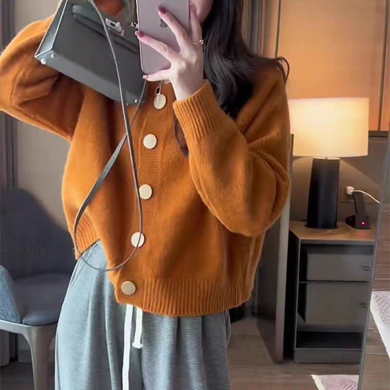 Damen Strickjacke mit goldenem Knopfverschluss und weitem Schnitt Drune