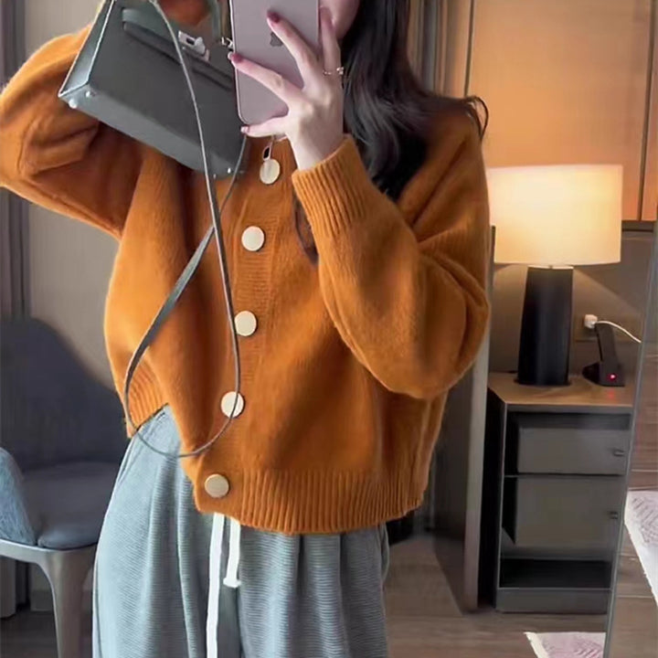 Damen Strickjacke mit goldenem Knopfverschluss und weitem Schnitt Drune