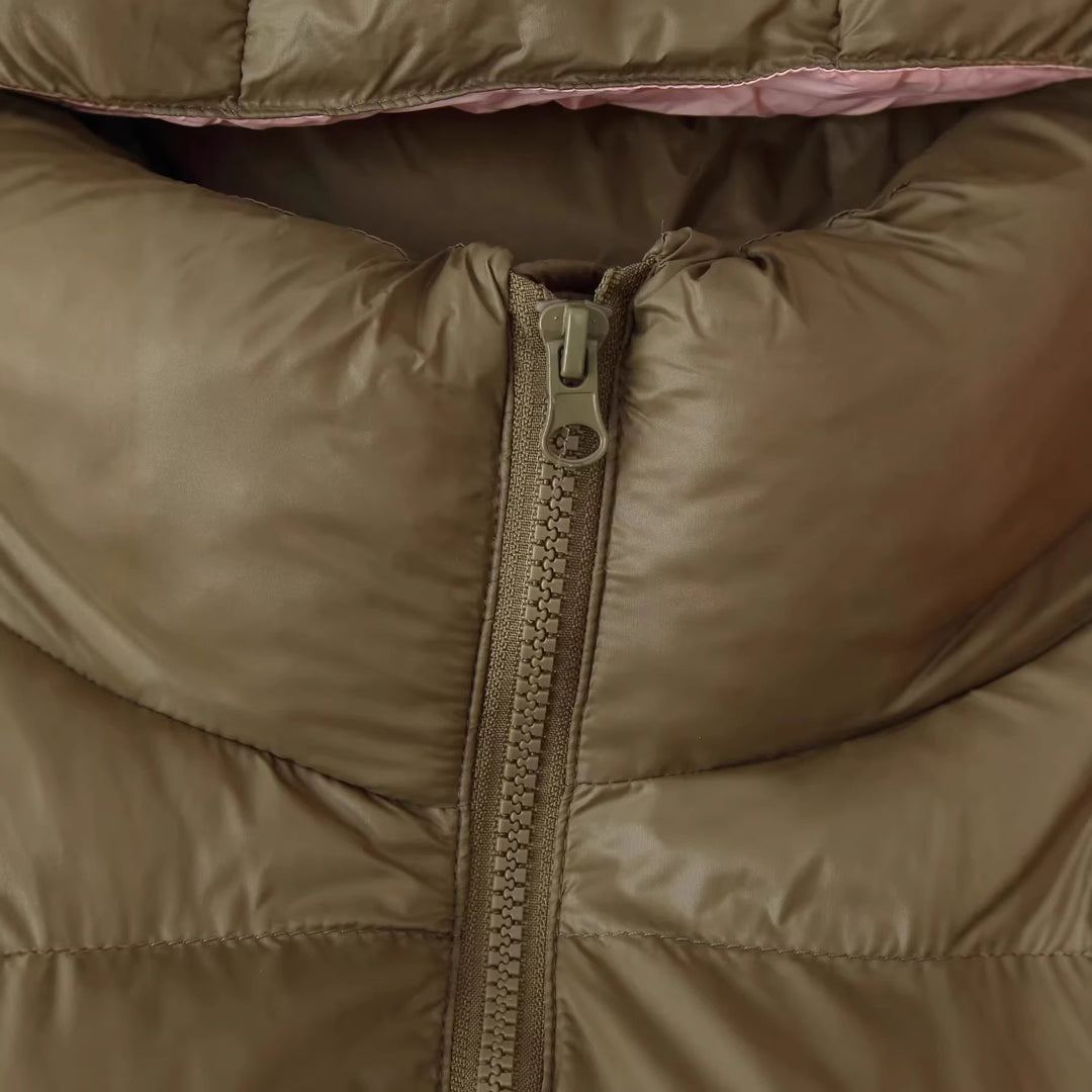 Damen nan wattierte Steppjacke mit abnehmbarer Kapuze, hohem Kragen und großen Pattentaschen Drune