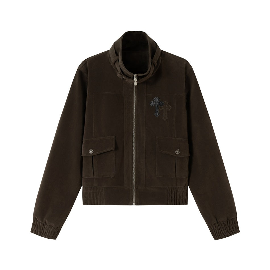 Herren Kurz geschnittener Velours‑Blousonjacke mit Funnelkragen, aufgesetzten Pattentaschen und Zierkreuz‑Applikation Drune