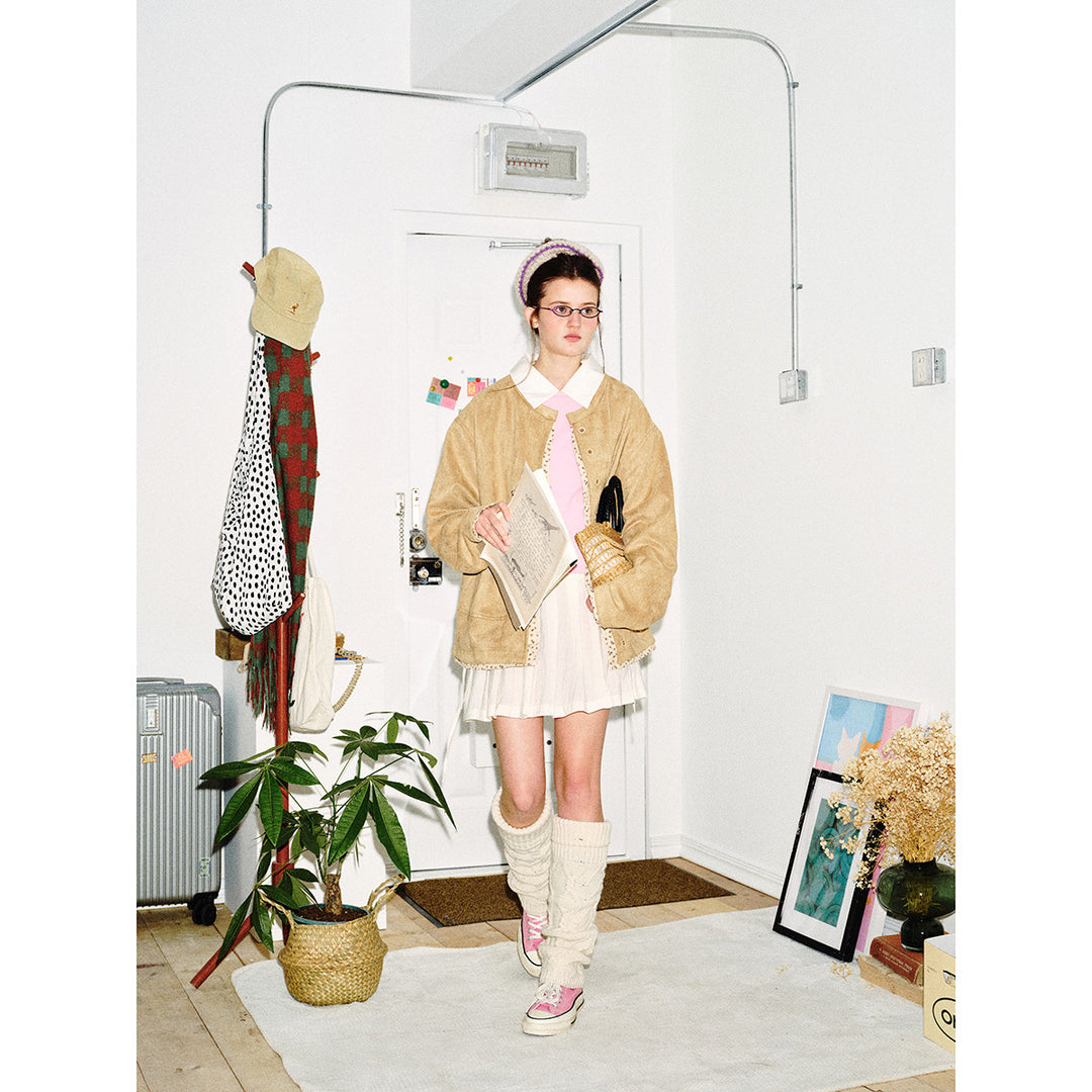 Damen Kurz geschnittene Wildlederoptik Blousonjacke mit Rundhalsausschnitt, verdeckter Knopfleiste und floralem Innenbesatz Drune