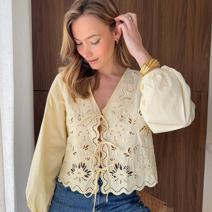 Damen Leichte Broderie-Anglaise-Spitzenbluse mit V-Ausschnitt, Bindeband und Ballonärmeln Drune