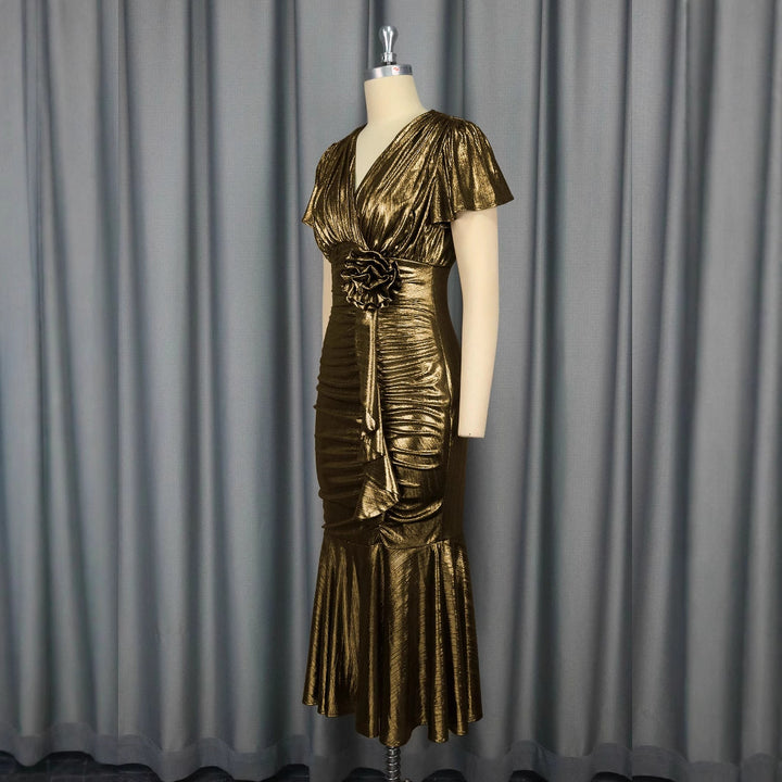 Damen figurbetontes Abendkleid mit schimmerndem Material und Rüschendetails Drune