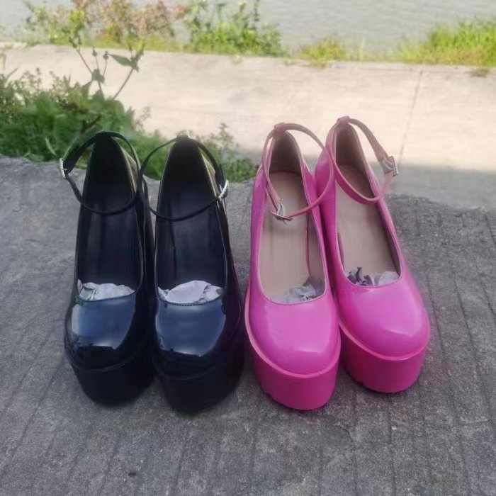 Damen Plateau-Pumps mit eleganter Doppelriemenführung und rutschfester Sohle Drune
