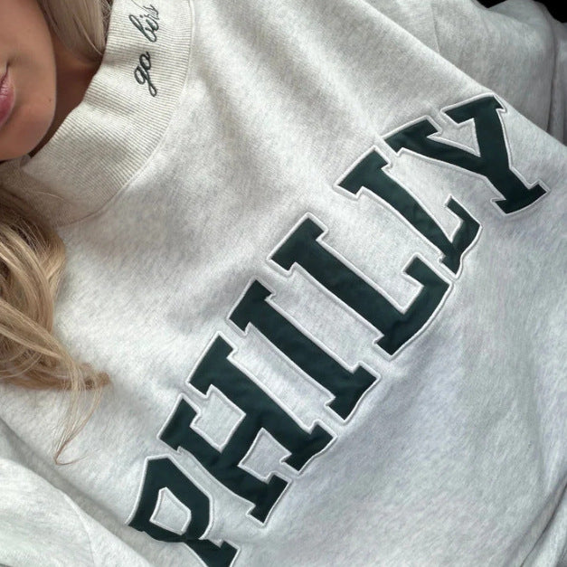 Damen nan weit geschnittenes College-Sweatshirt mit hohem Stehkragen und aufgenähtem Schriftzug Drune