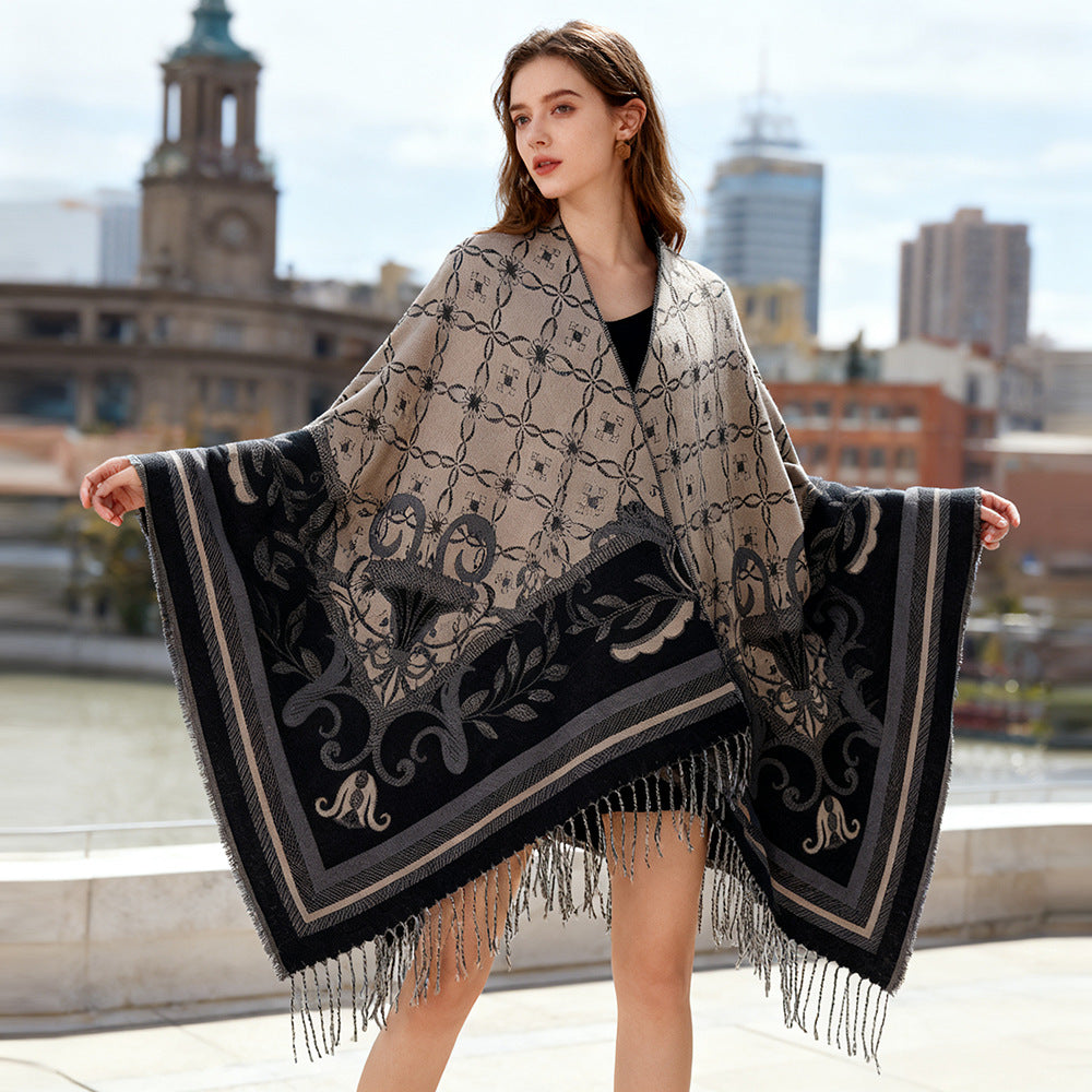 Damen Jacquard-Wendecape mit V-Ausschnitt, floraler Bordüre und Fransensaum Drune