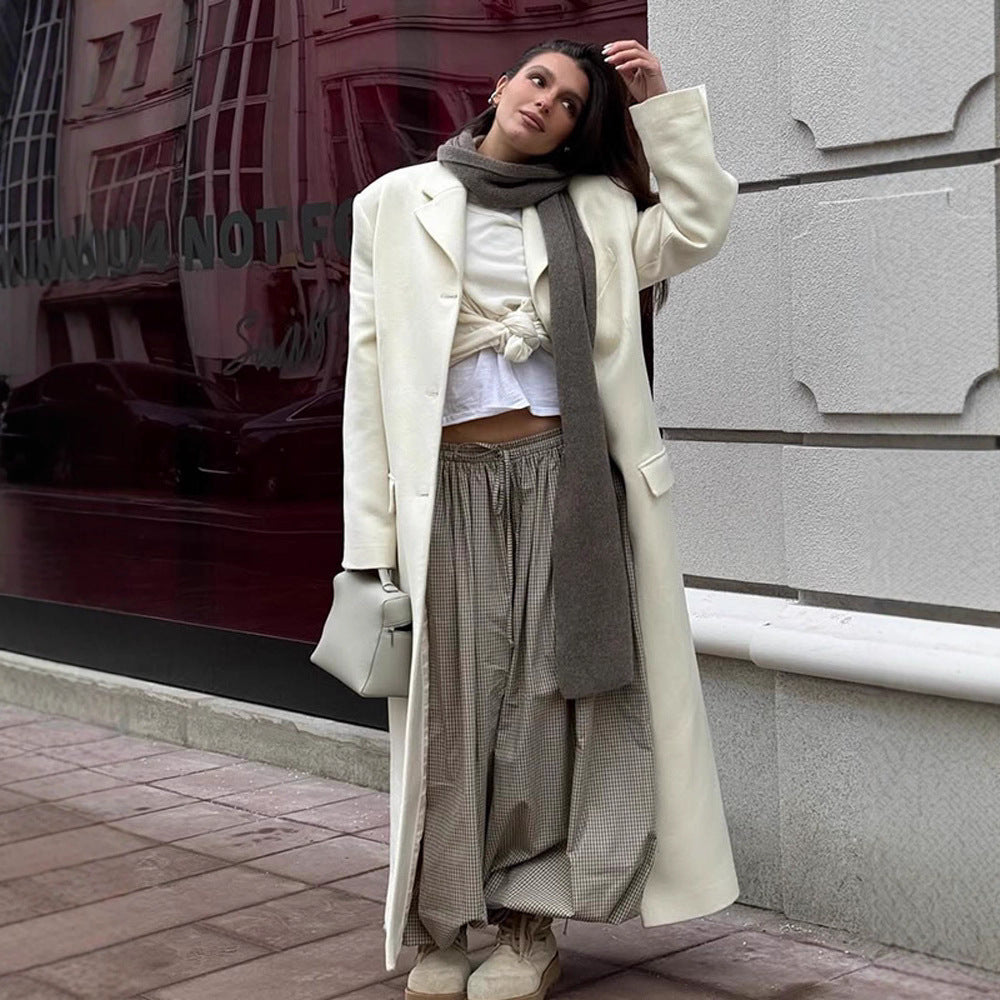 Damen Longline-Wollmantel mit minimalistischer Knopfleiste, strukturierter Schulter und klassischem Reverskragen Drune
