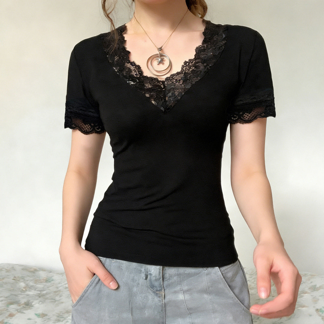 Damen T-Shirt mit Spitzenbesatz und V-Ausschnitt Drune