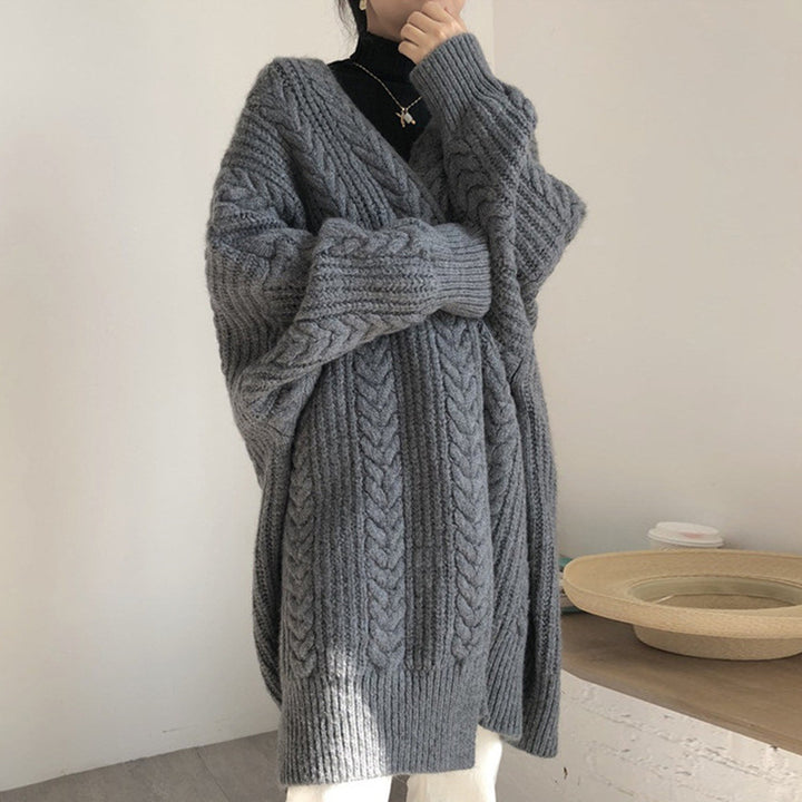 Damen Strickponcho mit tiefem V-Ausschnitt und trendigem Zopfmuster Drune
