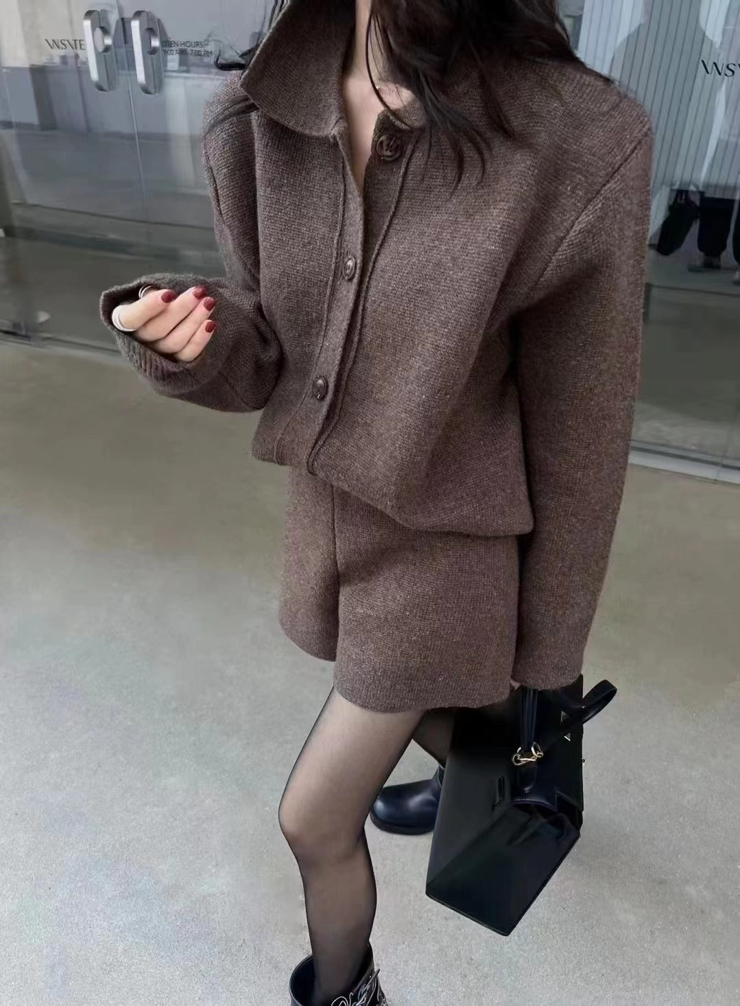 Damen trendige Strickjacke mit Knopfdetail und passendem Shorts Drune