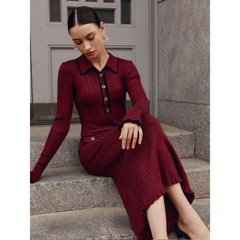 Damen Etuikleid mit feinem Rippenmuster und dekorativen Knopfdetails Drune