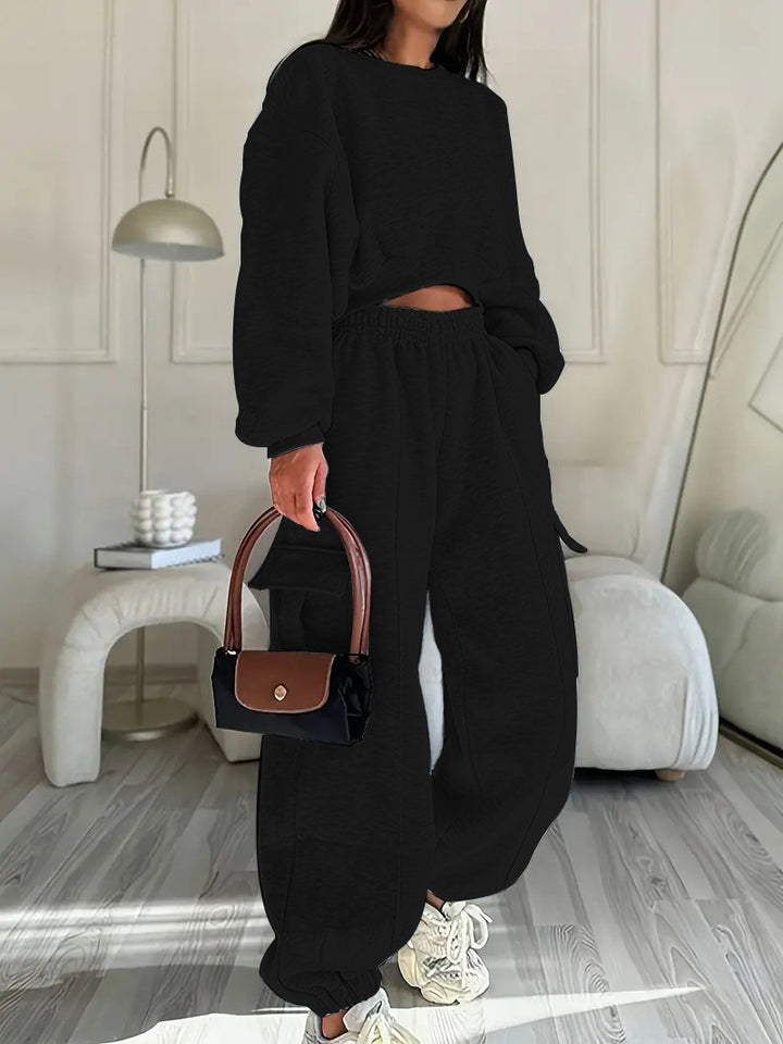 Damen komfortables Cropped-Sweatset mit oversized Pullover und High-Waist Cargo-Jogger Drune
