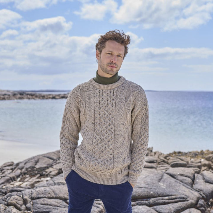 Herren Modischer Strickpullover mit Zopfmuster