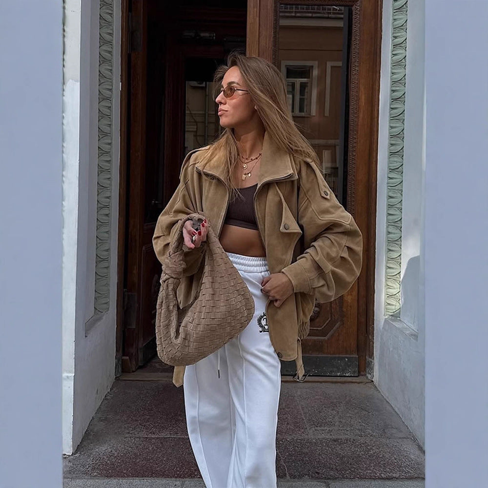 Damen Oversize Veloursleder-Jacke im Bomberstil mit Schulterklappen und taillierbarem Bund Drune