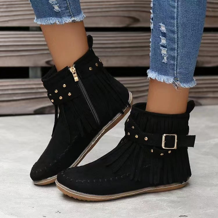 Drune | Wildlederstiefel Fransen Detail Mokassin Stil Nietenriemen Flache Sohle